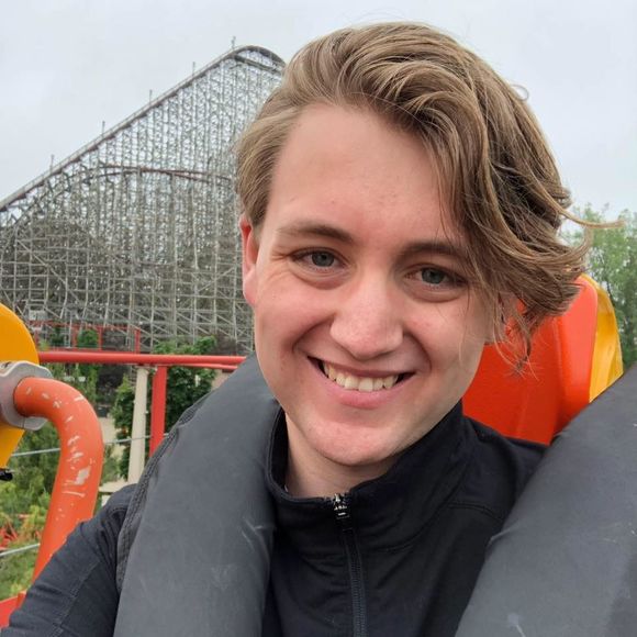 Meet your Posher, Lucas - Picture 1 of 1